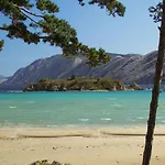 Near Rab *